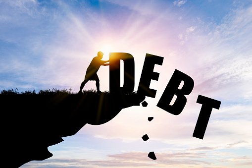 Troppi debiti: come fare?