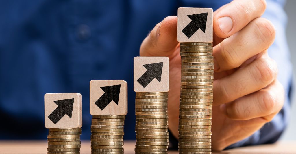 Aumento stipendio badanti, 100 euro in più al mese, una stangata per le famiglie: ecco quanto pagheranno